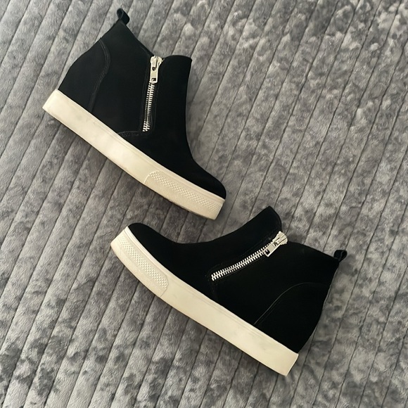 Steve Madden Wedgie Suede Ankle Sneakers - Picture 4 of 8